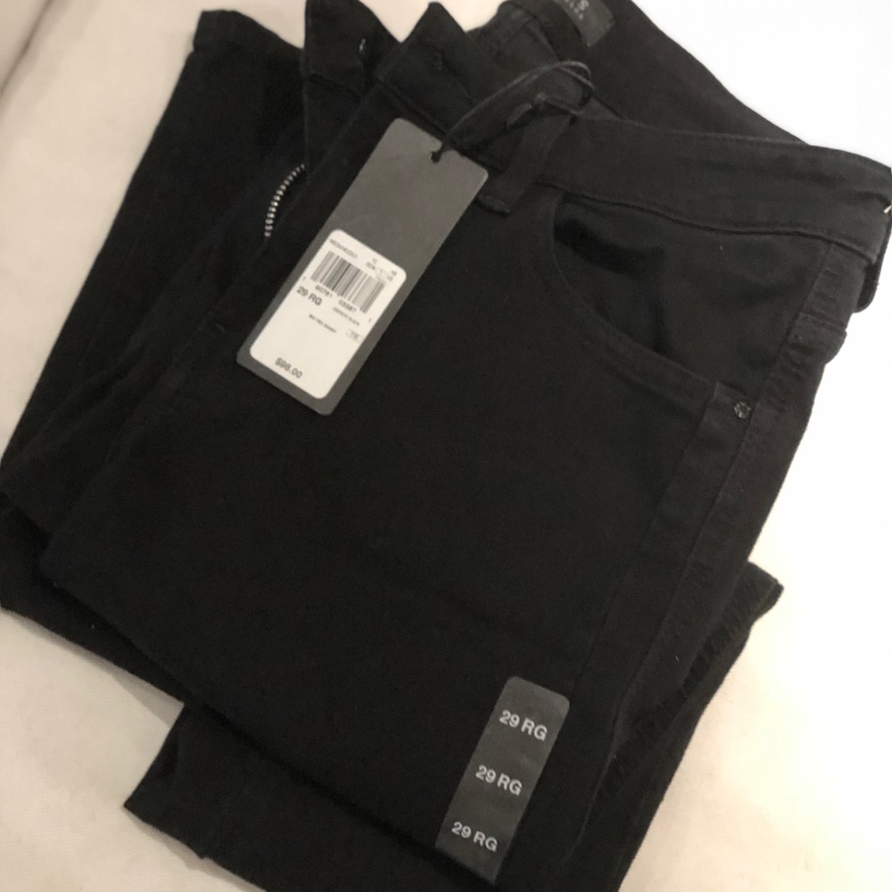 Guess jeans. Mid rise skinny. Black.